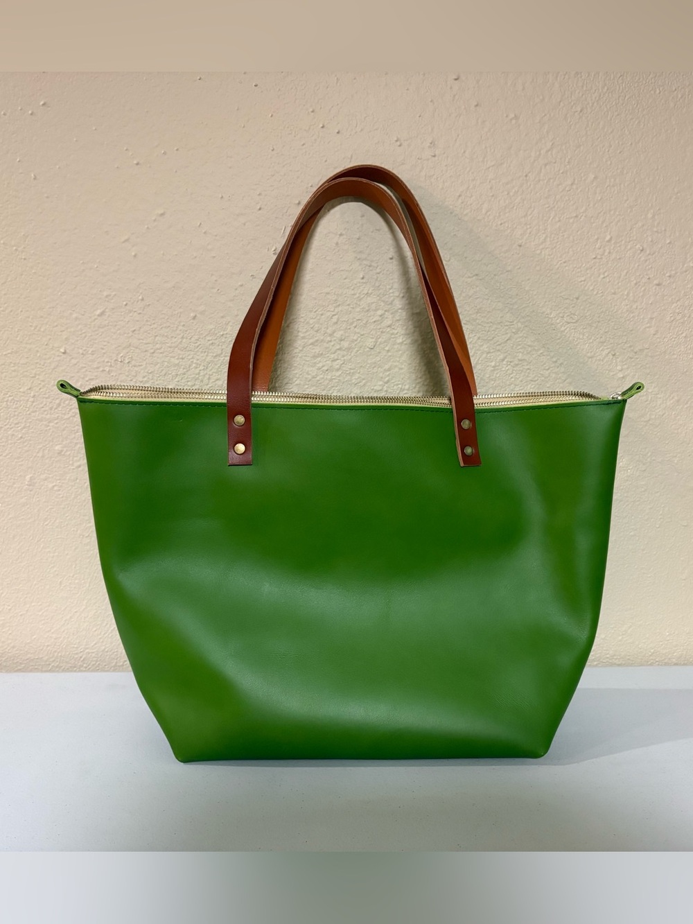 Portland Leather Goods PLG Green Apple Large Zip Tote BNNU No Tags - Picture 2 of 14